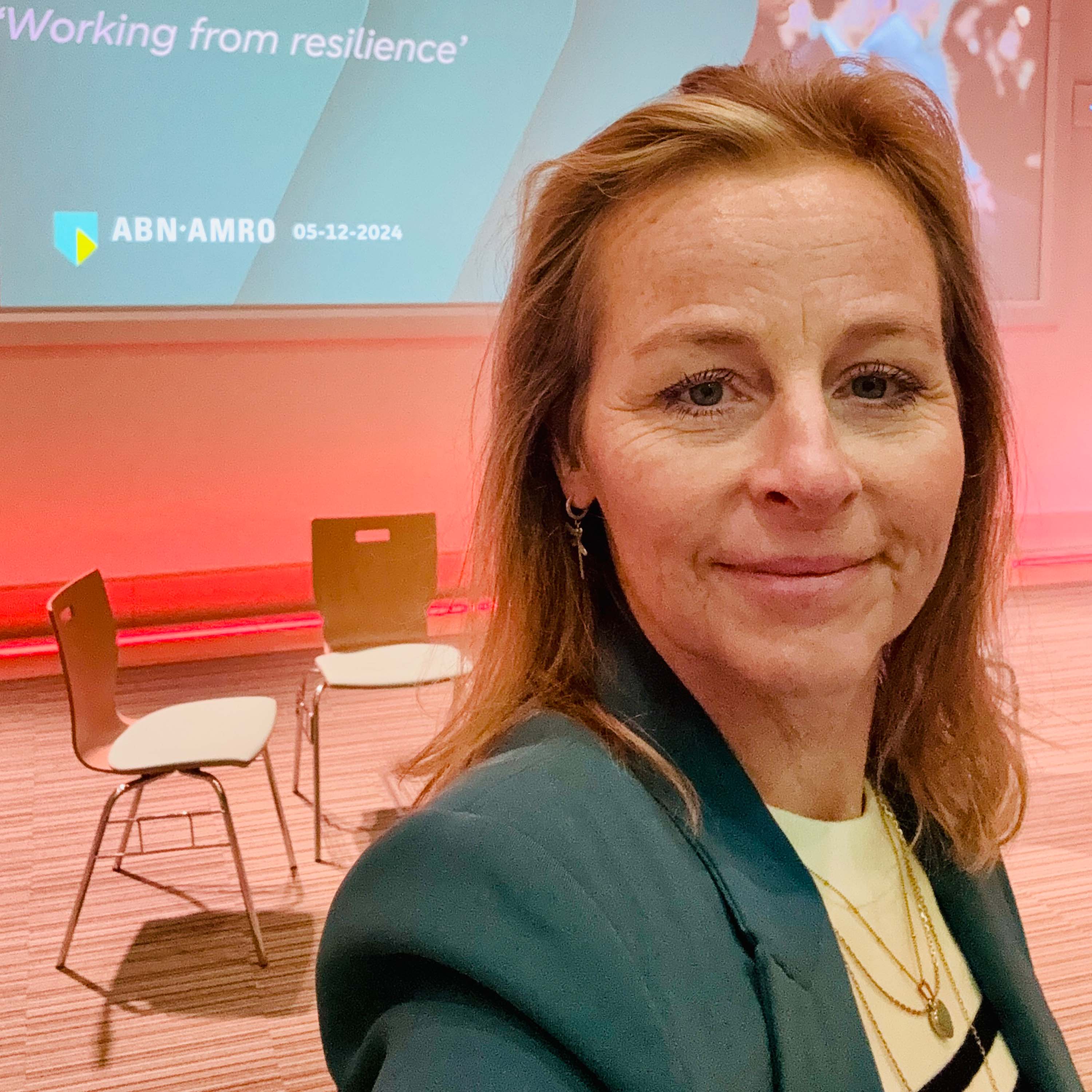 Stichting Lichter Leven Lenneke Vente spreekt op een evenement van sarcoidose.nl